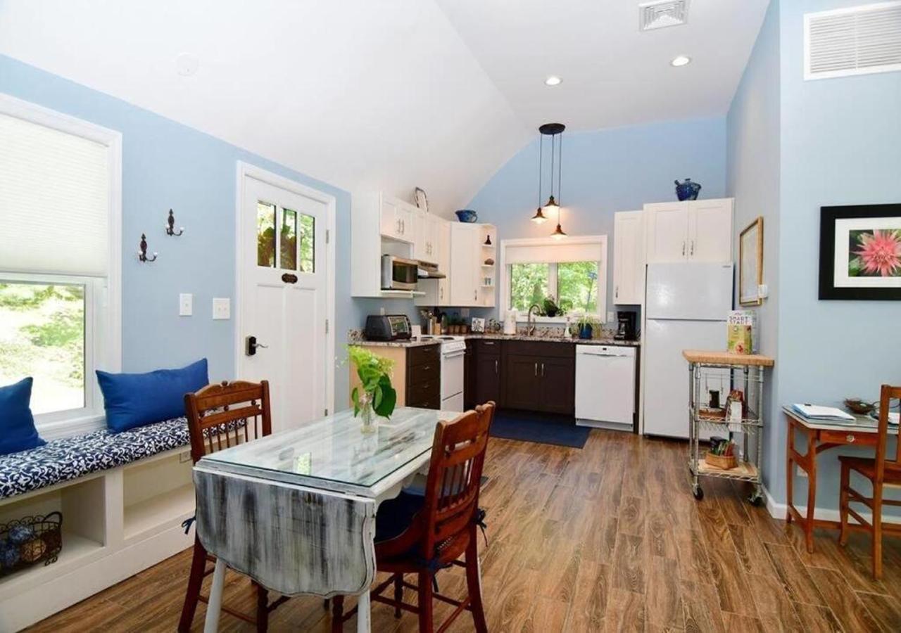 וורוויק Cottage At Millpond Falls - A Romantic Escape מראה חיצוני תמונה